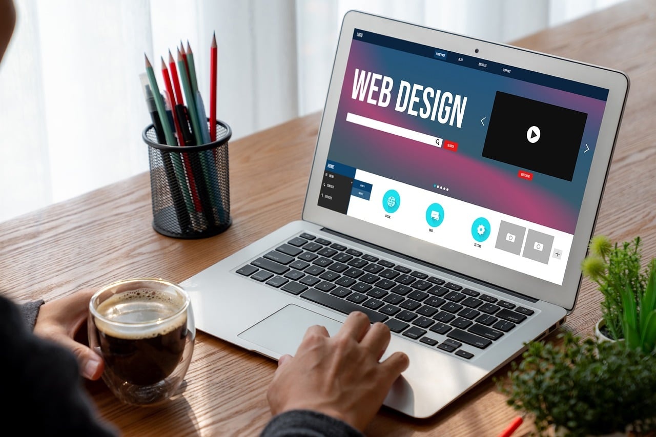 Editorial Webdesign mit grosser Typografie